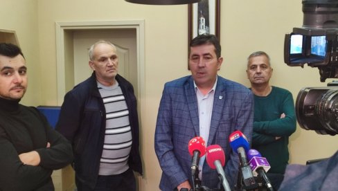 NA RAFOVIMA TREBINJSKIH MARKETA SUMNJIV MED? Poreklom iz EU i van nje, bez podataka o zemlji i sastavu NA RAFOVIMA TREBINJSKIH MARKETA SUMNJIV MED? Poreklom iz EU i van nje, bez podataka o zemlji i sastavu