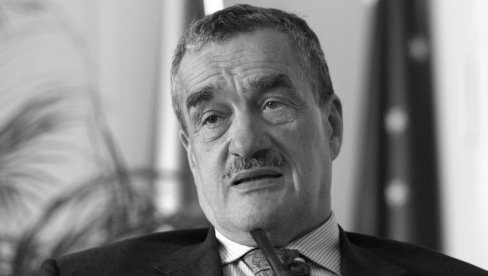 PREMINUO KAREL ŠVARCENBERG: Bivši češki ministar, jedna od glavnih ličnosti u tranziciji zemlje od komunističke vladavine ka demokratiji PREMINUO KAREL ŠVARCENBERG: Bivši češki ministar, jedna od glavnih ličnosti u tranziciji zemlje od komunističke vladavine ka demokratiji