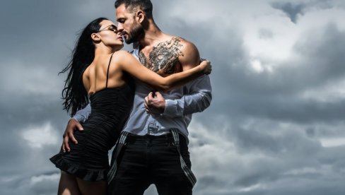 GDE ĆETE SE ZALJUBITI OVE ZIME? Vodolija u Plutonu donosi rolerkoster emocija GDE ĆETE SE ZALJUBITI OVE ZIME? Vodolija u Plutonu donosi rolerkoster emocija