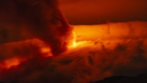 ETNA PONOVO ERUPTIRALA: Otkazani svi letovi ka ostrvu ETNA PONOVO ERUPTIRALA: Otkazani svi letovi ka ostrvu