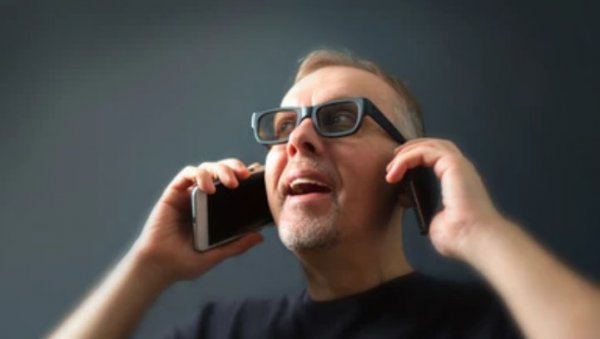 СВАКИ ЂЕТИЋ СА ДВА ТЕЛЕФОНА: У Црној Гори има готово милион и по мобилних СВАКИ ЂЕТИЋ СА ДВА ТЕЛЕФОНА: У Црној Гори има готово милион и по мобилних