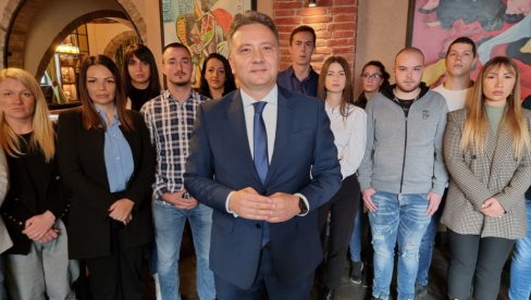 SRBIJA NE SME DA STANE: Đurićeva i Jovanović ragovarali sa mladima o razvoju IT sektora SRBIJA NE SME DA STANE: Đurićeva i Jovanović ragovarali sa mladima o razvoju IT sektora