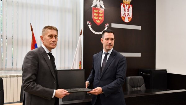 МАРТИНОВИЋ У КРАЉЕВУ: Сарадњом МДУЛС-а и Града, Рибница ће добити два нова дечја игралишта МАРТИНОВИЋ У КРАЉЕВУ: Сарадњом МДУЛС-а и Града, Рибница ће добити два нова дечја игралишта
