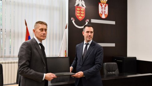 MARTINOVIĆ U KRALJEVU: Saradnjom MDULS-a i Grada, Ribnica će dobiti dva nova dečja igrališta MARTINOVIĆ U KRALJEVU: Saradnjom MDULS-a i Grada, Ribnica će dobiti dva nova dečja igrališta