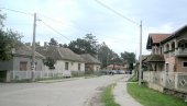 JAVNI POZIV ZA KUPOVINU KUĆA: Stambeno zbrinjavanje izbeglica u Velikom Gradištu JAVNI POZIV ZA KUPOVINU KUĆA: Stambeno zbrinjavanje izbeglica u Velikom Gradištu
