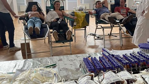 НАЈХУМАНИЈИ ФАКУЛТЕТ: Признање Института за трансфузију крви Машинском факултету НАЈХУМАНИЈИ ФАКУЛТЕТ: Признање Института за трансфузију крви Машинском факултету