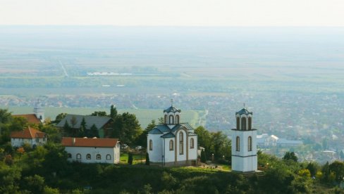 CRKVA NA MESTU STRADANJA SVECA IZ VRŠCA: Gradnju crkve Svetog Teodora Vršačkog blagoslovio patrijarh Pavle CRKVA NA MESTU STRADANJA SVECA IZ VRŠCA: Gradnju crkve Svetog Teodora Vršačkog blagoslovio patrijarh Pavle