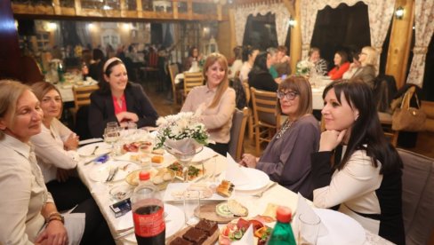 GOJKOVIĆ U RUMI: Ovo su izbori za Srbiju u kojoj će žene biti poštovane i ravnopravne GOJKOVIĆ U RUMI: Ovo su izbori za Srbiju u kojoj će žene biti poštovane i ravnopravne