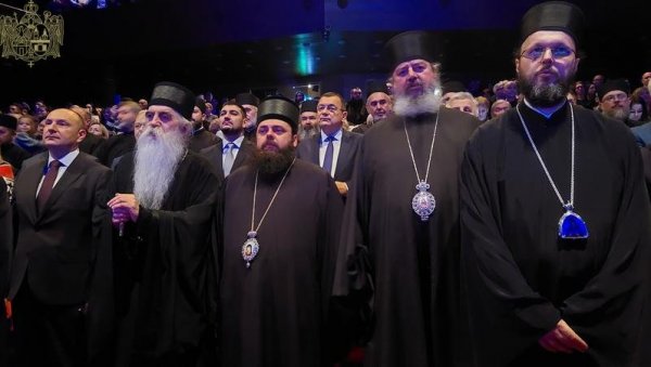 ПРЕД СНАГОМ ДОБРА И ЉУБАВИ , ЗЛО ЈЕ БЕСПОМОЋНО : Свечана академија поводом славе Града Новог Сада (ФОТО) ПРЕД СНАГОМ ДОБРА И ЉУБАВИ , ЗЛО ЈЕ БЕСПОМОЋНО : Свечана академија поводом славе Града Новог Сада (ФОТО)