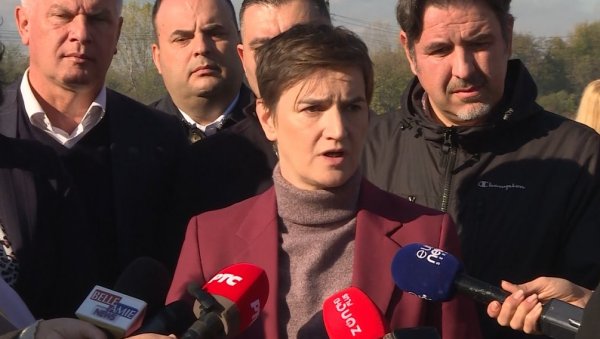 ОДГОВОР НА ПРЕДЛОГЕ РЕШЕЊА ЗА ВИКЕНД: Брнабићева са пољопривредницима - Блокаде путева прекидају се данас ОДГОВОР НА ПРЕДЛОГЕ РЕШЕЊА ЗА ВИКЕНД: Брнабићева са пољопривредницима - Блокаде путева прекидају се данас