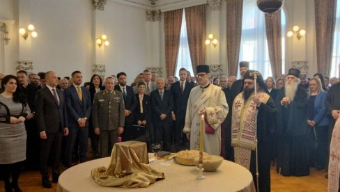 SVEČANO OBELEŽENA SLAVA GRADA NOVOG SADA: Kapiten fudbalske reprezentacije Srbije Dušan Tadić, slavski kum SVEČANO OBELEŽENA SLAVA GRADA NOVOG SADA: Kapiten fudbalske reprezentacije Srbije Dušan Tadić, slavski kum