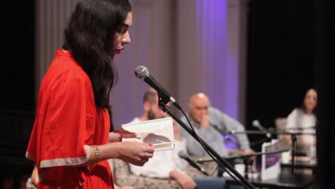 LENKIN PRSTEN ZA LJUBAV: Milica Špadijer dobila nagradu za najlepšu ljubavnu pesmu LENKIN PRSTEN ZA LJUBAV: Milica Špadijer dobila nagradu za najlepšu ljubavnu pesmu