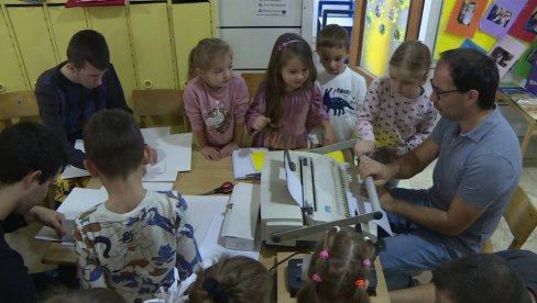 КРЕАТИВНЕ АВАНТУРЕ МАЛИШАНА: У Јагодини завршен пројекат „Kњига је мој друг“ (ФОТО) КРЕАТИВНЕ АВАНТУРЕ МАЛИШАНА: У Јагодини завршен пројекат „Kњига је мој друг“ (ФОТО)