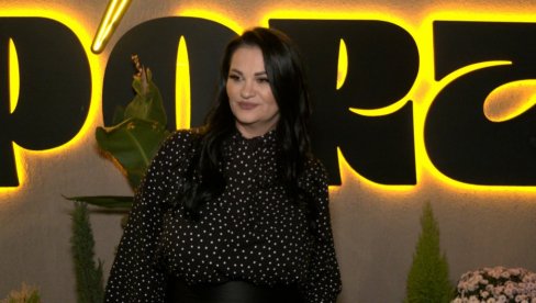 DANAS JE KRALJICA BAKŠIŠA: Jana Todorović je nekada radila kao nastavnica muzičkog vaspitanja u osnovnoj školi DANAS JE KRALJICA BAKŠIŠA: Jana Todorović je nekada radila kao nastavnica muzičkog vaspitanja u osnovnoj školi