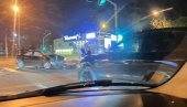 САОБРАЋАЈНА НЕСРЕЋА КОД ДЕЛТА СИТИЈА: Чеони судар у раскрсници (ФОТО) САОБРАЋАЈНА НЕСРЕЋА КОД ДЕЛТА СИТИЈА: Чеони судар у раскрсници (ФОТО)