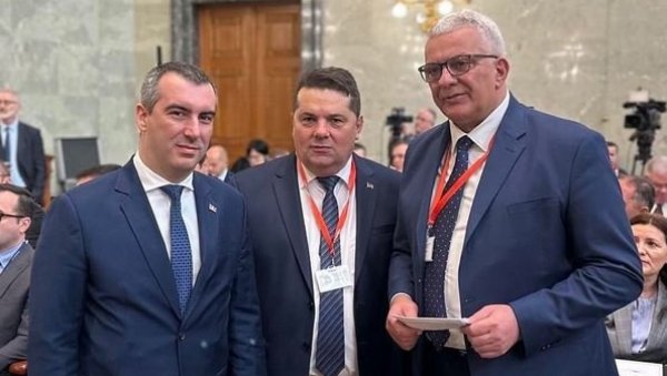 ЗАЈЕДНО ДАНАС, ЗАЈЕДНО И У БУДУЋНОСТИ: Орлић са колегама из Републике Српске и Црне Горе (ФОТО) ЗАЈЕДНО ДАНАС, ЗАЈЕДНО И У БУДУЋНОСТИ: Орлић са колегама из Републике Српске и Црне Горе (ФОТО)