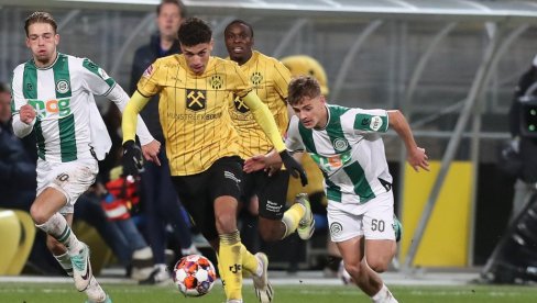 ZA LJUBITELJE BRZE ISPLATE: Goleade u prvom poluvremenu