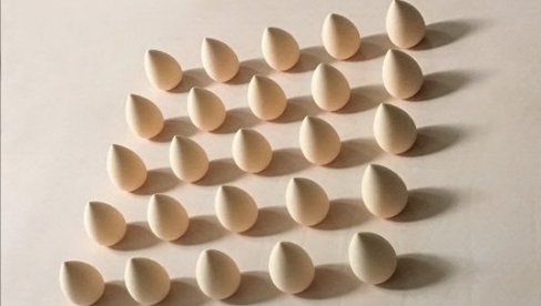 UMETNOST UMESTO TABLETA I VITAMINA: Skulpture Zdravka Joksimovića u galeriji „Iks vitamin“ UMETNOST UMESTO TABLETA I VITAMINA: Skulpture Zdravka Joksimovića u galeriji „Iks vitamin“