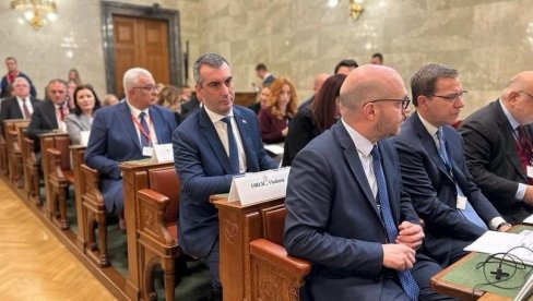 SRBIJA NIKADA NEĆE PRIZNATI TZV. KOSOVO Orlić predstavniku Prištine u Budimpešti: Istina je jedna, sve drugo propaganda SRBIJA NIKADA NEĆE PRIZNATI TZV. KOSOVO Orlić predstavniku Prištine u Budimpešti: Istina je jedna, sve drugo propaganda