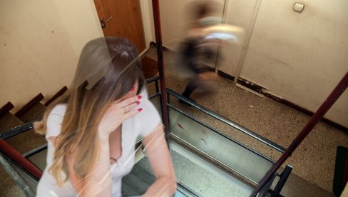 DEMOLIRALA MI JE STAN Stanodavka se požalila na stanarku, objavila i SLIKE, pa izazvala raspravu na mrežama (FOTO) DEMOLIRALA MI JE STAN Stanodavka se požalila na stanarku, objavila i SLIKE, pa izazvala raspravu na mrežama (FOTO)