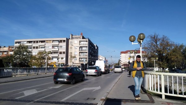 МЕЊА СЕ РЕЖИМ САОБРАЋАЈА У ПАРАЋИНУ: Од понедељка почињу радови на главном мосту МЕЊА СЕ РЕЖИМ САОБРАЋАЈА У ПАРАЋИНУ: Од понедељка почињу радови на главном мосту
