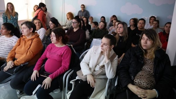 ПЕТ ГОДИНА ШКОЛЕ РОДИТЕЉСТВА: Дом здравља Вршац обележио мали јубилеј ПЕТ ГОДИНА ШКОЛЕ РОДИТЕЉСТВА: Дом здравља Вршац обележио мали јубилеј