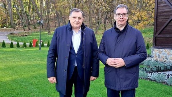 ВУЧИЋ НА ЈУТАРЊЕМ САСТАНКУ СА ДОДИКОМ: Разговори о важним темама, у плану изградња меморијалних центара посвећених јасеновачким жртвама ВУЧИЋ НА ЈУТАРЊЕМ САСТАНКУ СА ДОДИКОМ: Разговори о важним темама, у плану изградња меморијалних центара посвећених јасеновачким жртвама