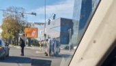 TEŠKA NESREĆA NA NOVOM BEOGRADU: Policijsko vozilo se prevrnulo u sudaru TEŠKA NESREĆA NA NOVOM BEOGRADU: Policijsko vozilo se prevrnulo u sudaru