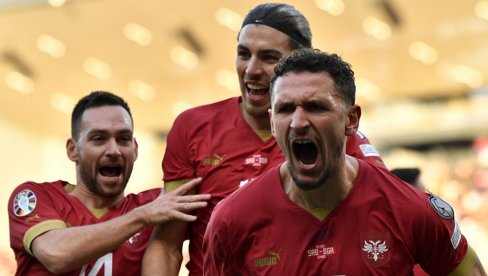 ПРОСЛАВА СА СТИЛОМ: Србија се пласирала на Европско првенство, а овако су орлови дочекали оно што се чекало 24 године (ВИДЕО)