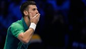 ĐOKOVIĆ PODRŽAO TENISKU LEGENDU: Vratio joj se tumor, a Novak joj ovo poručio (FOTO) ĐOKOVIĆ PODRŽAO TENISKU LEGENDU: Vratio joj se tumor, a Novak joj ovo poručio (FOTO)