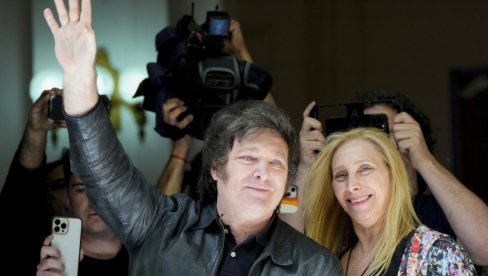 TRAMPOV DVOJNIK NA ČELU ARGENTINE: Ukida Centralnu banku, menja veru u judaizam, papu smatra komunistom, protiv abortusa TRAMPOV DVOJNIK NA ČELU ARGENTINE: Ukida Centralnu banku, menja veru u judaizam, papu smatra komunistom, protiv abortusa