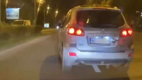 NIJE AUTO ZA SVAKOG: Snimak bahate vožnje iz Novog Sada osvanuo na mrežama, ljudi u neverici kako se pojedinci ponašaju (VIDEO) NIJE AUTO ZA SVAKOG: Snimak bahate vožnje iz Novog Sada osvanuo na mrežama, ljudi u neverici kako se pojedinci ponašaju (VIDEO)