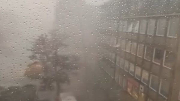 КИША НАПРАВИЛА ПРОБЛЕМ: Део Рајне затворен за саобраћај због високог водостаја КИША НАПРАВИЛА ПРОБЛЕМ: Део Рајне затворен за саобраћај због високог водостаја