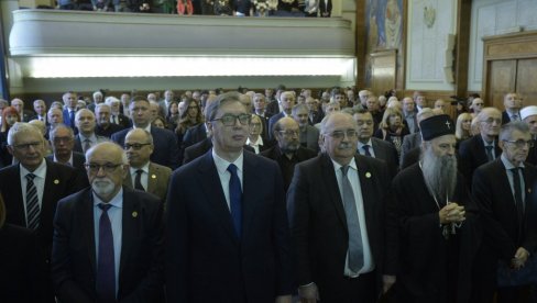 ZA SRBIJU JE VAŽNO DA ČUVAMO ONO ŠTO NAM PRIPADA: Vučić na obeležavanju 182. godine SANU (VIDEO) ZA SRBIJU JE VAŽNO DA ČUVAMO ONO ŠTO NAM PRIPADA: Vučić na obeležavanju 182. godine SANU (VIDEO)