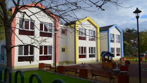 U VRŠCU OTVOREN NOVI VRTIĆ: „Park“ skratio listu čekanja za 90 dece jaslenog uzrasta U VRŠCU OTVOREN NOVI VRTIĆ: „Park“ skratio listu čekanja za 90 dece jaslenog uzrasta