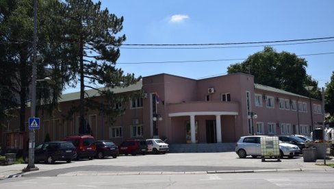 USKRŠNJI SUSRETI FOLKLORNIH DRUŠTAVA: Tradicionalne igre i pesme folklornih društava