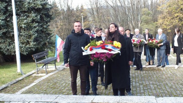 ОБЕЛЕЖИЛИ ДАН ОПШТИНЕ: Пљевља се клањају сенима страдалих (ФОТО) ОБЕЛЕЖИЛИ ДАН ОПШТИНЕ: Пљевља се клањају сенима страдалих (ФОТО)