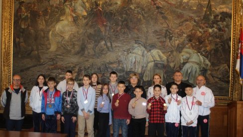 USPEŠNI NA KUPU VOJVODINE: Mladi somborski karatisti osvojili 15 medalja USPEŠNI NA KUPU VOJVODINE: Mladi somborski karatisti osvojili 15 medalja