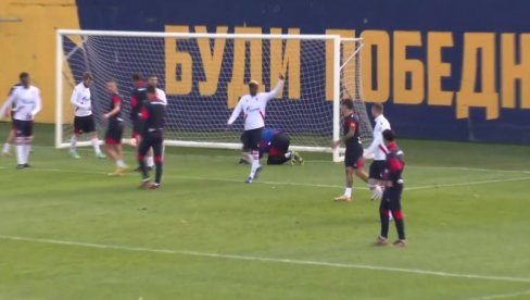 TAJNI MEČ CRVENO-BELIH: Zvezda odigrala utakmicu za koju je malo ko znao, Barak Bahar imao šta da zapazi (VIDEO) TAJNI MEČ CRVENO-BELIH: Zvezda odigrala utakmicu za koju je malo ko znao, Barak Bahar imao šta da zapazi (VIDEO)