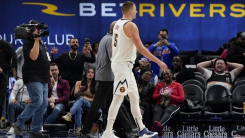 SRBIN U CENTRU HAOSA: Nikola Jokić hteo da se bije, Denver krenuo u kanal (VIDEO) SRBIN U CENTRU HAOSA: Nikola Jokić hteo da se bije, Denver krenuo u kanal (VIDEO)