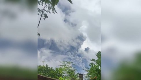 ZASTRAŠUJUĆI PRIZORI ERUPCIJE: Vulkan se aktivirao, otkazani letovi, počinje evakuacija (VIDEO) ZASTRAŠUJUĆI PRIZORI ERUPCIJE: Vulkan se aktivirao, otkazani letovi, počinje evakuacija (VIDEO)