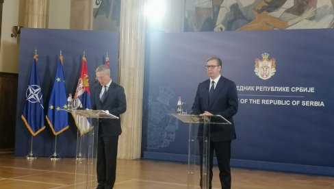 VUČIĆ SA STOLTENBERGOM O VAŽNIM TEMAMA: Vojska Srbije naređenja ne prima ni od koga, mi smo vojno neutralni VUČIĆ SA STOLTENBERGOM O VAŽNIM TEMAMA: Vojska Srbije naređenja ne prima ni od koga, mi smo vojno neutralni