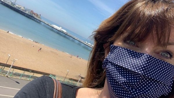 ПРЕМИНУЛА ВОДИТЕЉКА И ГЛУМИЦА: Имала је 64 године, борила се са опаким тумором, а њена деца су објавила тужну вест ПРЕМИНУЛА ВОДИТЕЉКА И ГЛУМИЦА: Имала је 64 године, борила се са опаким тумором, а њена деца су објавила тужну вест