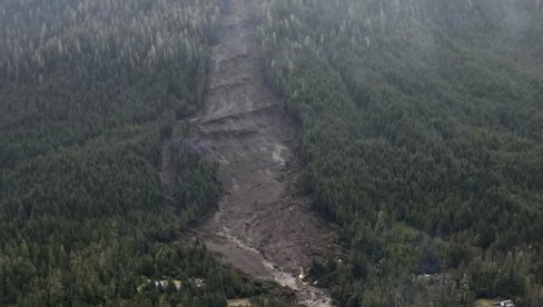 DRAMATIČNA SITUACIJA NA ALJASCI: Klizište pogodilo selo nakon oluje, među mrtvima i devojčica DRAMATIČNA SITUACIJA NA ALJASCI: Klizište pogodilo selo nakon oluje, među mrtvima i devojčica