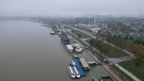 ŠAPIĆ NAJAVIO: Javna licitacija za 51 splav na Dunavskom keju sutra u Opštini Novi Beograd ŠAPIĆ NAJAVIO: Javna licitacija za 51 splav na Dunavskom keju sutra u Opštini Novi Beograd