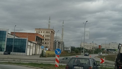 KANCELARIJA ZA KOSOVO I METOHIJU: Privremene institucije u Prištini proslavljaju nepostojeći praznik KANCELARIJA ZA KOSOVO I METOHIJU: Privremene institucije u Prištini proslavljaju nepostojeći praznik