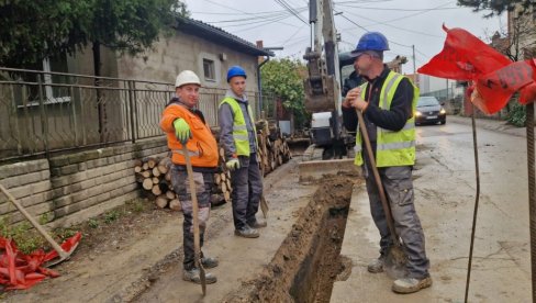 OBNOVA VODOVODA NA HISARU: Ulaganja iz leskovačkog budžeta OBNOVA VODOVODA NA HISARU: Ulaganja iz leskovačkog budžeta