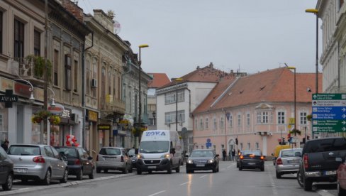 ŠTEDE NA GREJANJU I JOŠ LAKŠE DIŠU: U Vršcu nastavljaju subvencionisanje energetske efikasnosti ŠTEDE NA GREJANJU I JOŠ LAKŠE DIŠU: U Vršcu nastavljaju subvencionisanje energetske efikasnosti