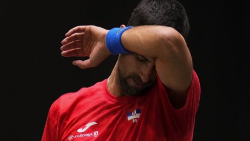 BRUKA! Ovako je Novak Đoković predstavljen na Dejvis kupu (FOTO) BRUKA! Ovako je Novak Đoković predstavljen na Dejvis kupu (FOTO)