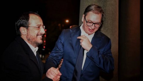 SKINULI SMO KRAVATE Vučić na prijateljskoj večeri sa predsednikom Kipra (FOTO)